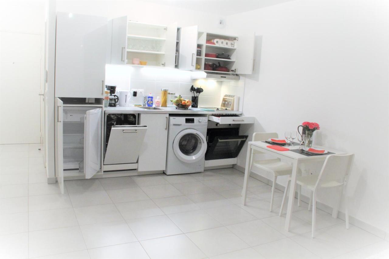 Appartement Tout Equipe, Cosy Сен Дени Екстериор снимка